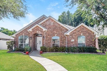 108 Norwood Lane Lancaster, TX 75146